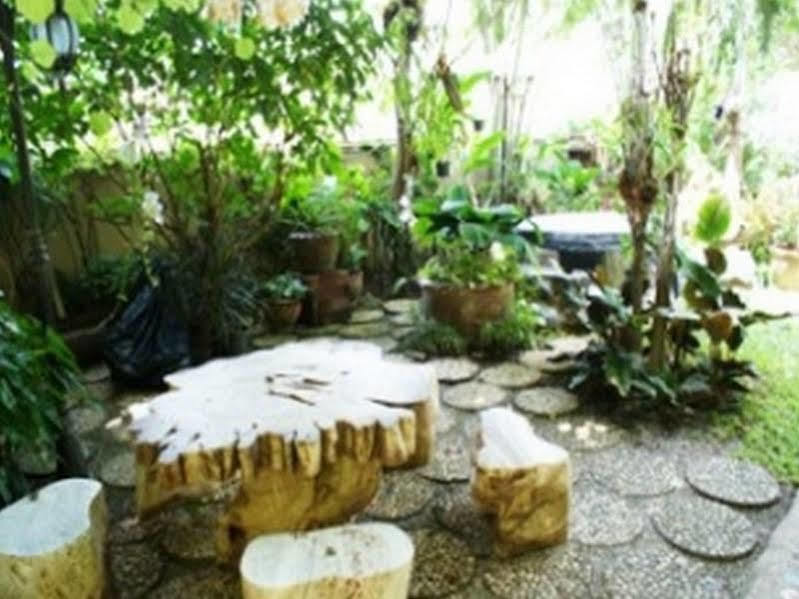 Noble Night Guesthouse Kanchanaburi Ngoại thất bức ảnh