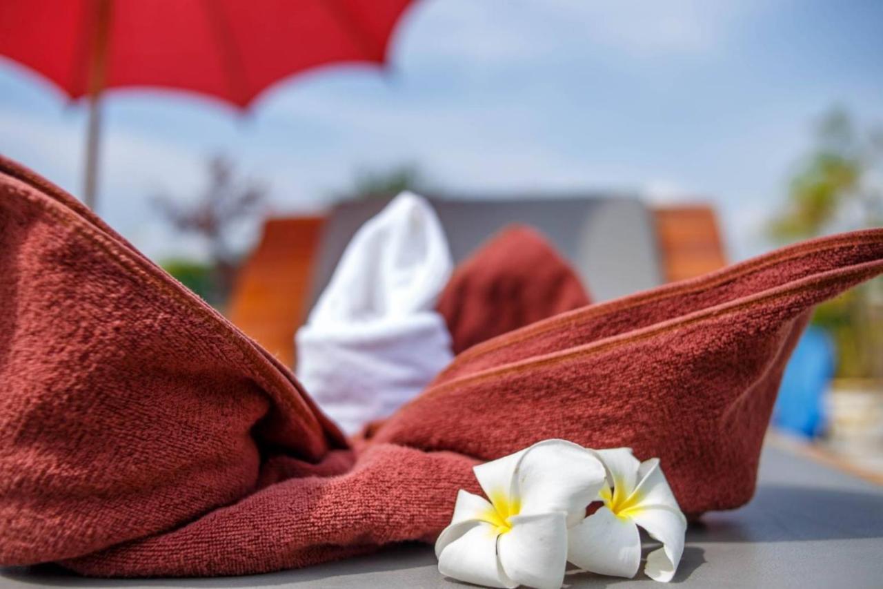 Noble Night Guesthouse Kanchanaburi Ngoại thất bức ảnh