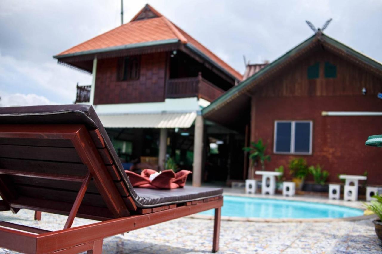 Noble Night Guesthouse Kanchanaburi Ngoại thất bức ảnh