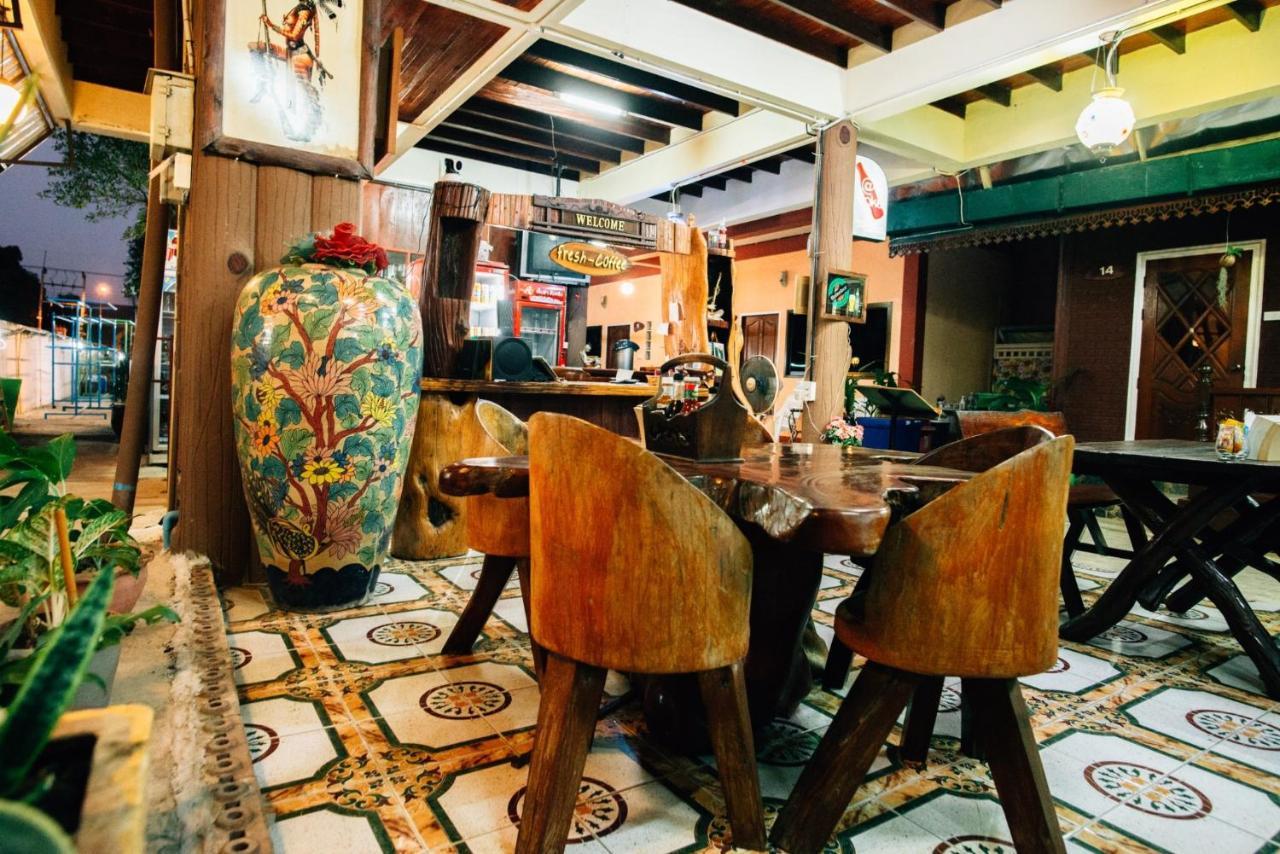 Noble Night Guesthouse Kanchanaburi Ngoại thất bức ảnh